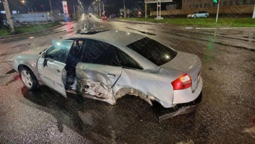 Тираспольчанка на «Хонде» врезалась в «Ауди», бросила машину и убежала с места ДТП