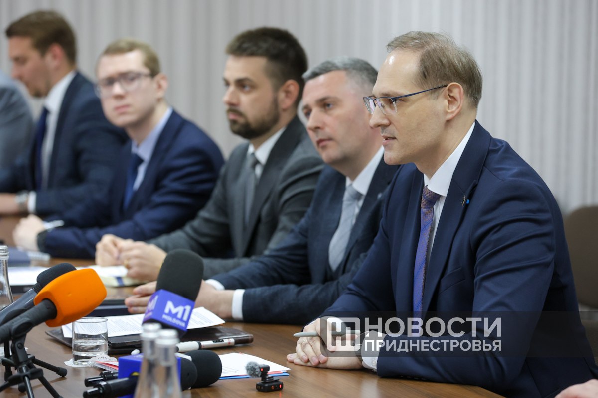 Именно спасательные службы Приднестровья помогают населению в приграничных селах Зоны безопасности – в том числе и в тех селах, которые временно находятся под контролем Молдовы, рассказал Виталий Игнатьев сегодня на встрече...