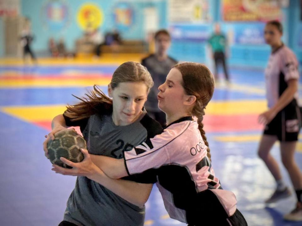 Гандболистки из Тирасполя – бронзовые призеры чемпионата Молдавии в возрастной категории до 14 лет Гандболистки из Тирасполя – бронзовые призеры чемпионата Молдавии в возрастной категории до 14 лет