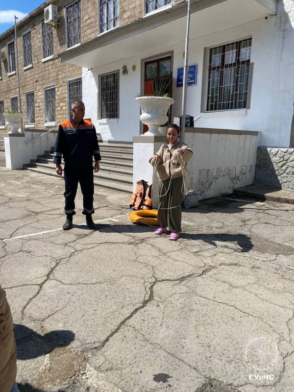 До купального сезона ещё далеко — но напоминать о безопасности никогда не рано! До купального сезона ещё далеко — но напоминать о безопасности никогда не рано!