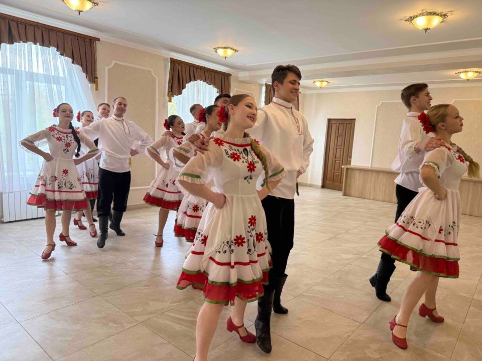 «Путешествие в мир русской музыки и танца» «Путешествие в мир русской музыки и танца»