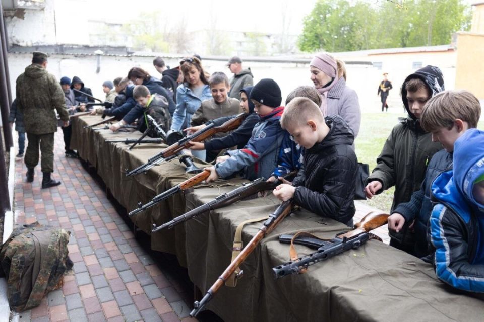 В Тираспольском Суворовском училище прошел День открытых дверей В Тираспольском Суворовском училище прошел День открытых дверей
