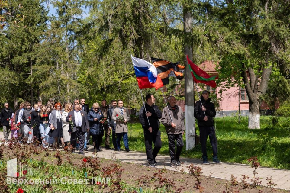 В Приднестровье продолжается акция «Георгиевская ленточка» В Приднестровье продолжается акция «Георгиевская ленточка»