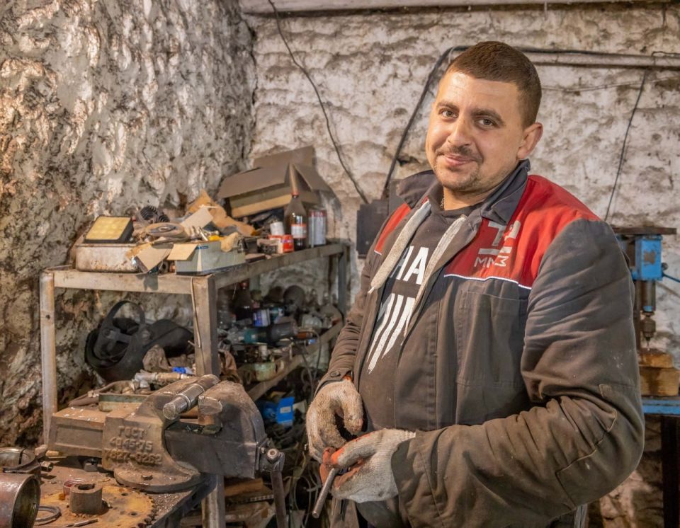 Вы слышали про село Буськи в Рыбницком районе? Это небольшой населённый пункт всего на две улицы и около 60 жителей Вы слышали про село Буськи в Рыбницком районе? Это небольшой населённый пункт всего на две улицы и около 60 жителей