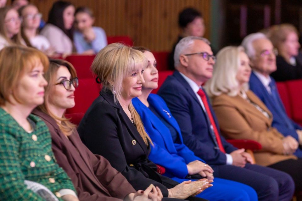 Медицинскому институту им. Н.В. Склифосовского – 35 лет Медицинскому институту им. Н.В. Склифосовского – 35 лет
