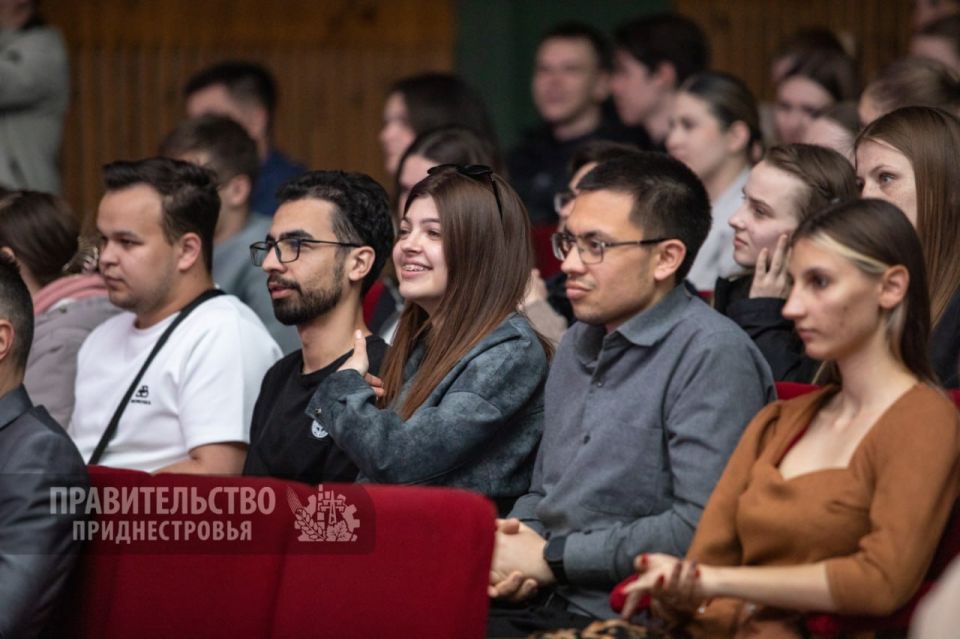 Мединституту - 35 лет. За эти годы профессорско-преподавательский состав Медицинского института им. Н. Склифосовского подготовил более 3000 специалистов Мединституту - 35 лет. За эти годы профессорско-преподавательский состав Медицинского института им. Н. Склифосовского подготовил более 3000 специалистов