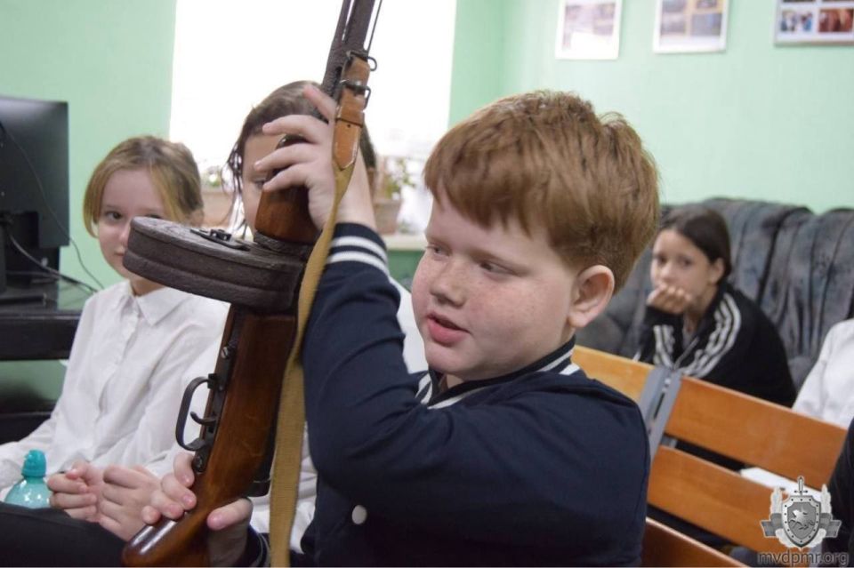 Память не тленна. В начале апреля в Молдове фактически анонсировали закрытие уникального мемориального музея, посвящённого событиям Ясско-Кишинёвской операции и Великой Отечественной войны, расположенного в селе Малиновское... Память не тленна. В начале апреля в Молдове фактически анонсировали закрытие уникального мемориального музея, посвящённого событиям Ясско-Кишинёвской операции и Великой Отечественной войны, расположенного в селе Малиновское...
