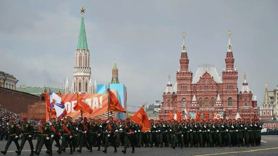 В Москве 9 мая традиционно будет проведен Парад Победы, заявил пресс-секретарь президента России Дмитрий Песков