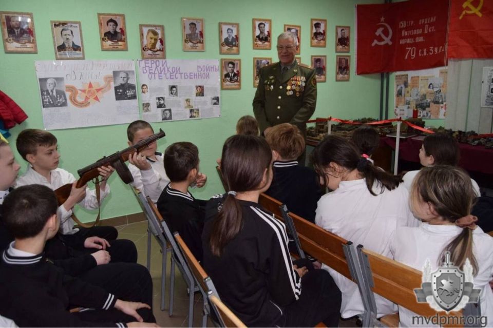 Память не тленна. В начале апреля в Молдове фактически анонсировали закрытие уникального мемориального музея, посвящённого событиям Ясско-Кишинёвской операции и Великой Отечественной войны, расположенного в селе Малиновское... Память не тленна. В начале апреля в Молдове фактически анонсировали закрытие уникального мемориального музея, посвящённого событиям Ясско-Кишинёвской операции и Великой Отечественной войны, расположенного в селе Малиновское...