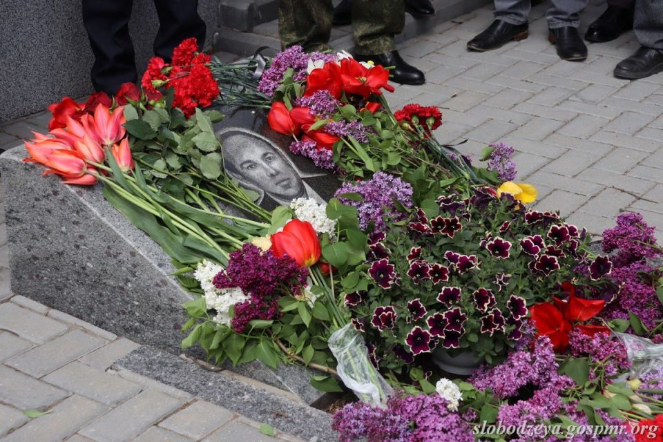 На Мемориале Славы в Тирасполе состоялся митинг памяти Николая Остапенко На Мемориале Славы в Тирасполе состоялся митинг памяти Николая Остапенко