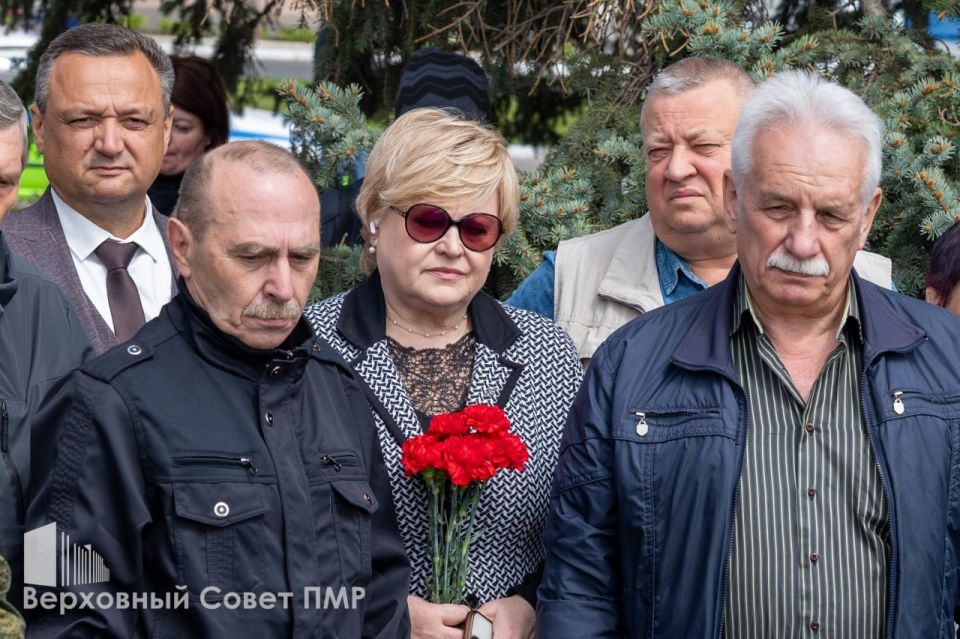 На Мемориале Славы в Тирасполе прошла церемония памяти Николая Остапенко — руководителя Слободзейского райисполкома На Мемориале Славы в Тирасполе прошла церемония памяти Николая Остапенко — руководителя Слободзейского райисполкома