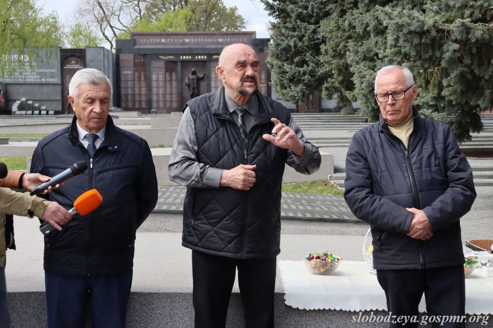 На Мемориале Славы в Тирасполе состоялся митинг памяти Николая Остапенко На Мемориале Славы в Тирасполе состоялся митинг памяти Николая Остапенко