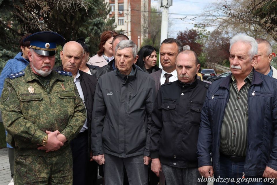 На Мемориале Славы в Тирасполе состоялся митинг памяти Николая Остапенко На Мемориале Славы в Тирасполе состоялся митинг памяти Николая Остапенко