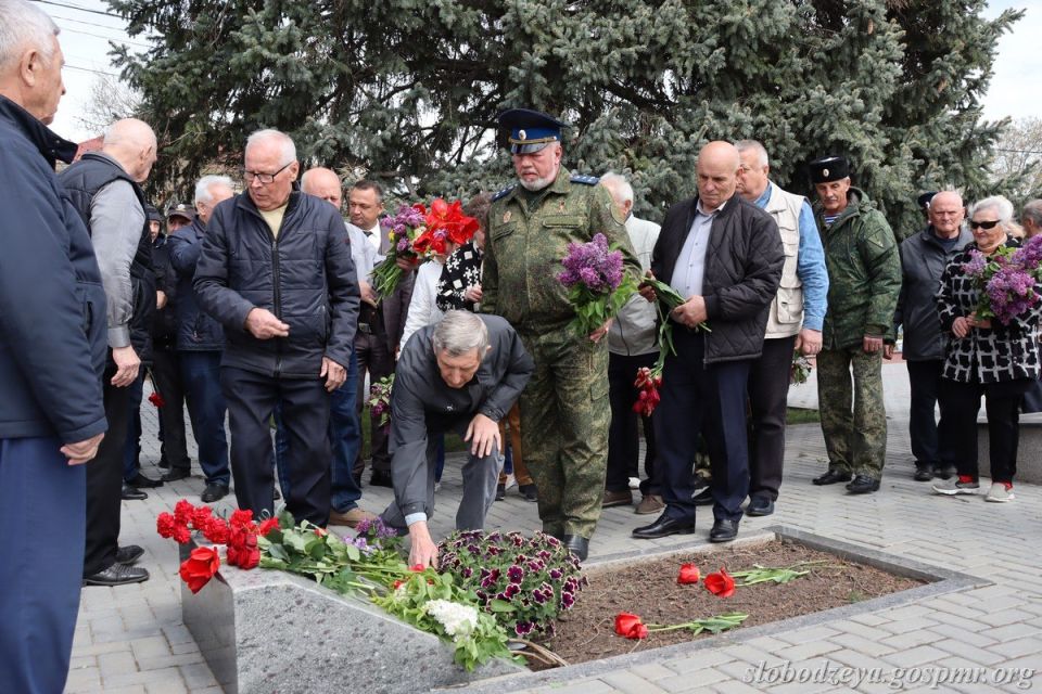 На Мемориале Славы в Тирасполе состоялся митинг памяти Николая Остапенко На Мемориале Славы в Тирасполе состоялся митинг памяти Николая Остапенко