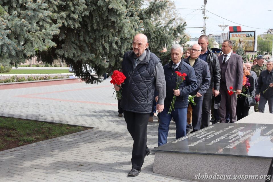 На Мемориале Славы в Тирасполе состоялся митинг памяти Николая Остапенко На Мемориале Славы в Тирасполе состоялся митинг памяти Николая Остапенко