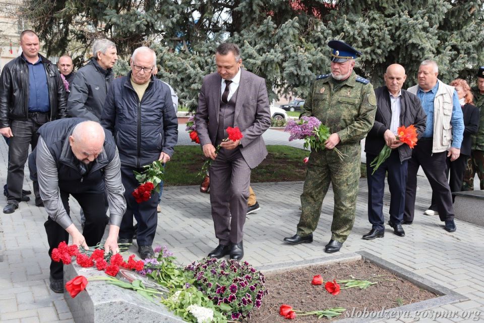 На Мемориале Славы в Тирасполе состоялся митинг памяти Николая Остапенко На Мемориале Славы в Тирасполе состоялся митинг памяти Николая Остапенко