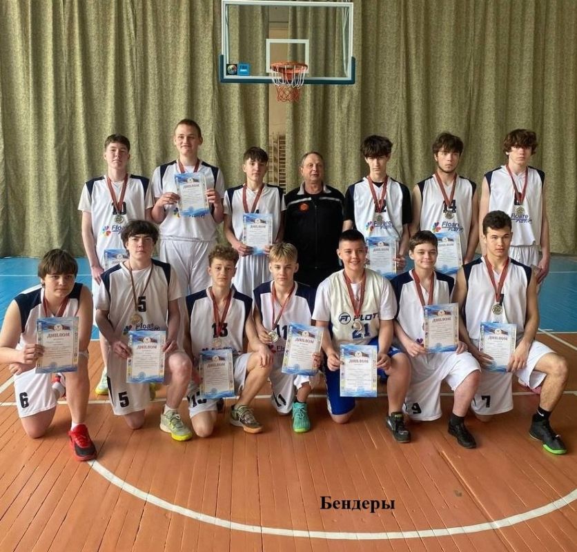 Тираспольские баскетболисты завоевывают второй чемпионский трофей Тираспольские баскетболисты завоевывают второй чемпионский трофей