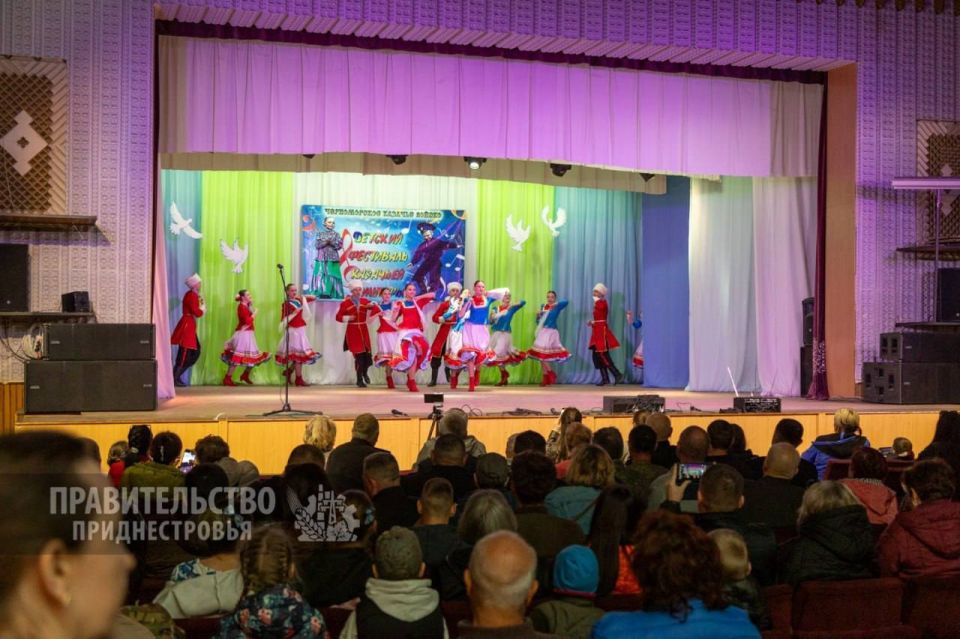 В Слободзее прошёл IX Республиканский детский фестиваль казачьей культуры, собравший около 300 юных участников со всего Приднестровья В Слободзее прошёл IX Республиканский детский фестиваль казачьей культуры, собравший около 300 юных участников со всего Приднестровья