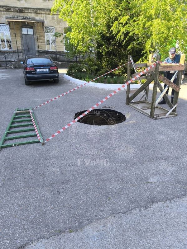 «Портал в подземный мир» открылся в центре столицы «Портал в подземный мир» открылся в центре столицы