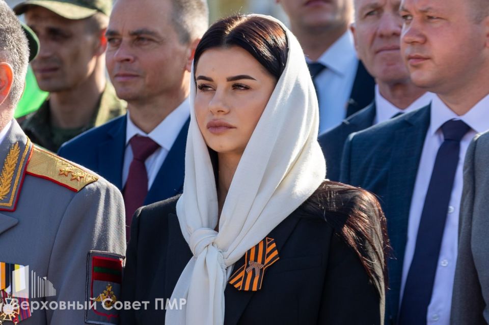 Торжественное богослужение у Георгиевской часовни Торжественное богослужение у Георгиевской часовни