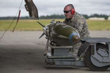 ������ ��� ������� ������� ������� ����� 1500 �������� JDAM ����������� ��������� � ������������ � ��� �� $373,6 ���, � ��������� ���������