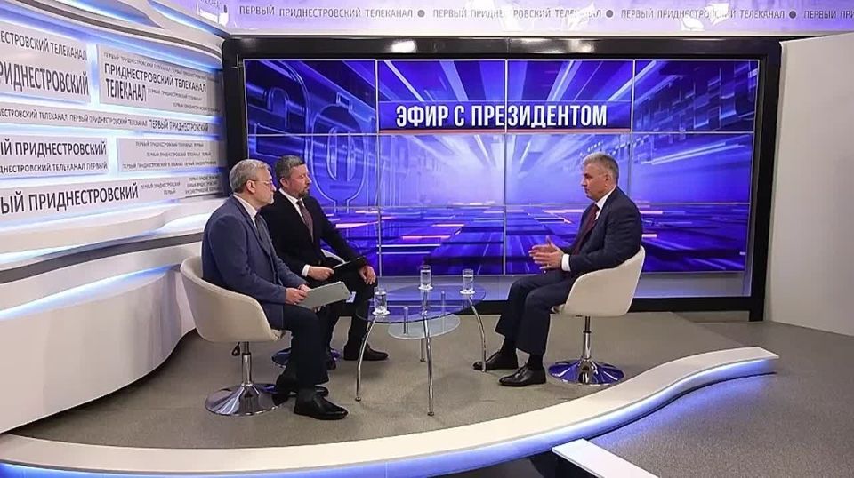 Вадим Красносельский прокомментировал попытки молдавских историков пересмотреть роль Красной армии в победе над фашистской Германией: Называть Красную Армию «оккупантом» — это пропаганда, если следовать такой логике, то и...