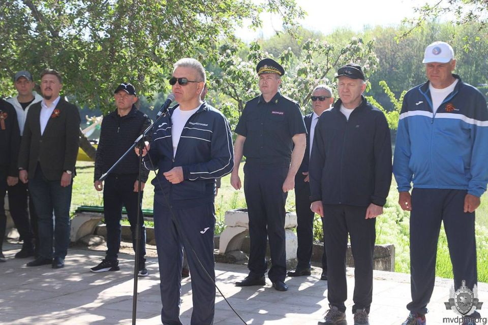 Регата в честь Дня Победы. В преддверии праздника, 7 мая, на Днестре прошла регата на лодках класса «Дракон» — соревнование, где важны не только скорость и сила, но прежде всего командный дух, выдержка и чувство плеча рядом Регата в честь Дня Победы. В преддверии праздника, 7 мая, на Днестре прошла регата на лодках класса «Дракон» — соревнование, где важны не только скорость и сила, но прежде всего командный дух, выдержка и чувство плеча рядом