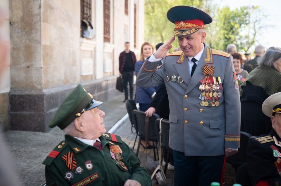Вадим Красносельский: С детства помню это чувство глубочайшего почтения, даже благоговейного трепета, когда видишь ветерана в военной форме, на которой блестят боевые награды