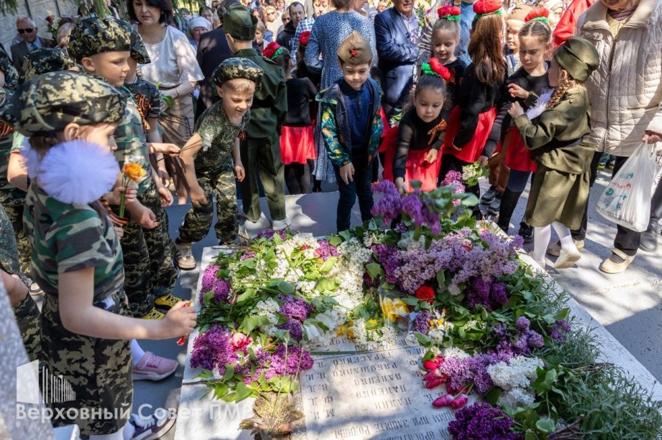 В Тирасполе почтили память погибших в годы Великой Отечественной войны В Тирасполе почтили память погибших в годы Великой Отечественной войны