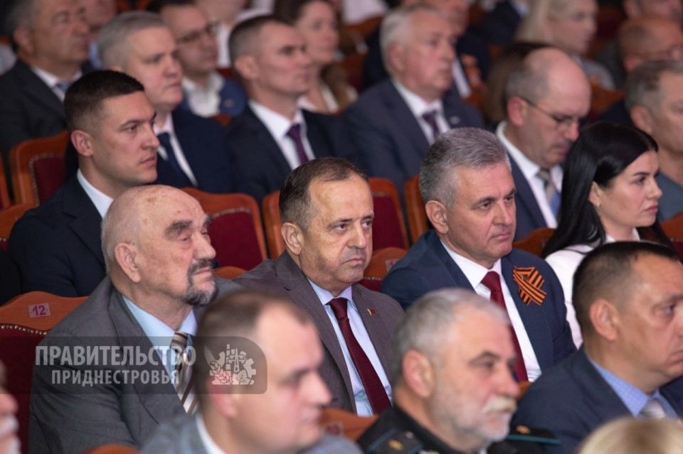 Во Дворце Республики в Тирасполе прошел праздничный концерт ко Дню Победы Во Дворце Республики в Тирасполе прошел праздничный концерт ко Дню Победы