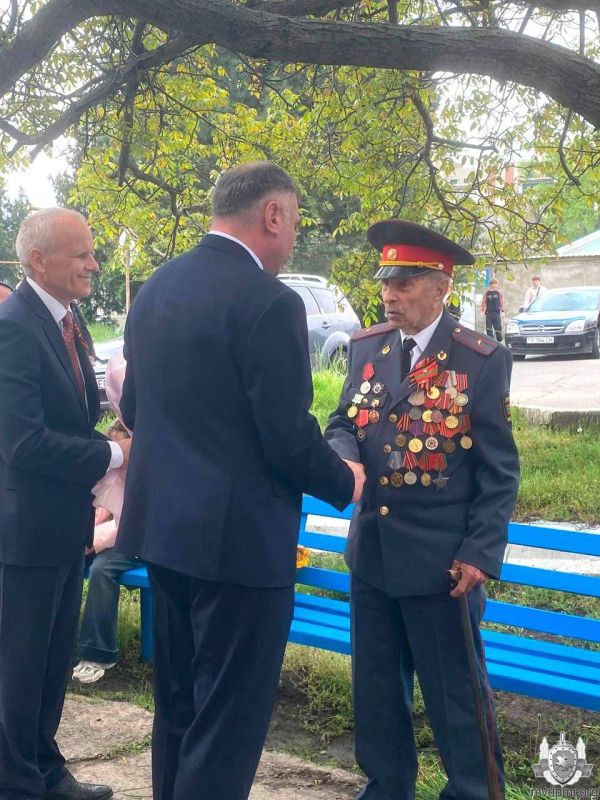 В Рыбнице 9 Мая работали подвижные концертные бригады, поздравляя ветеранов на дому В Рыбнице 9 Мая работали подвижные концертные бригады, поздравляя ветеранов на дому