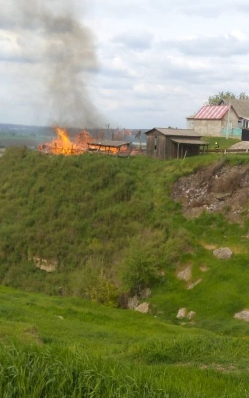 В дубоссарском селе Роги сгорел бутафорский домик