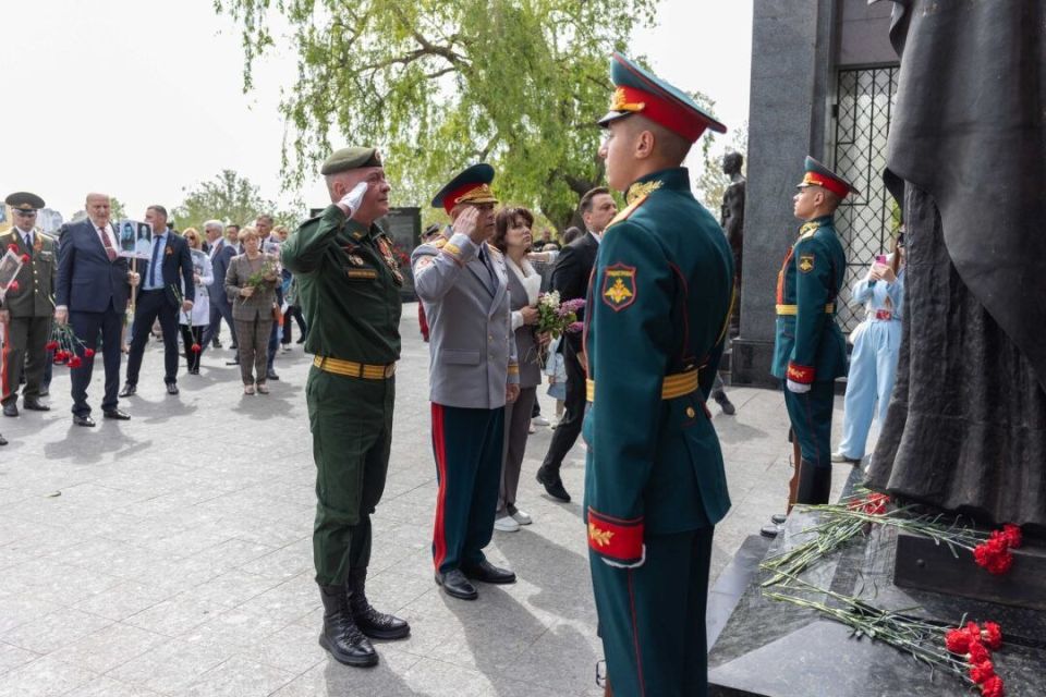 «Бессмертный полк» Приднестровье: 105 тысяч с портретами «Бессмертный полк» Приднестровье: 105 тысяч с портретами