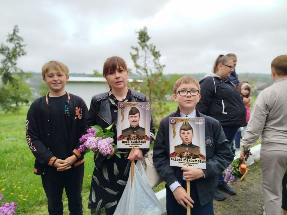 День Победы и семейная память в селе Красненькое (Рыбницкий район) День Победы и семейная память в селе Красненькое (Рыбницкий район)