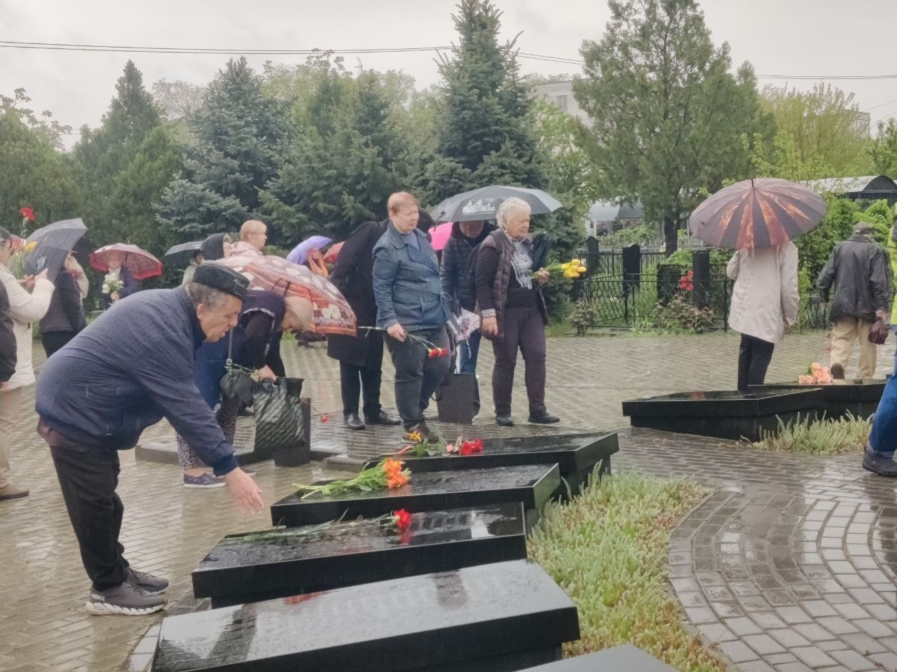 У мемориала на еврейском кладбище в Бендерах прошёл митинг-реквием, посвящённый 81-й годовщине Победы в Великой Отечественной войне У мемориала на еврейском кладбище в Бендерах прошёл митинг-реквием, посвящённый 81-й годовщине Победы в Великой Отечественной войне