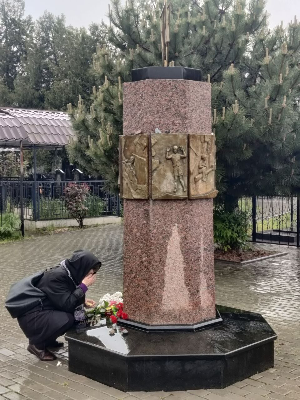 У мемориала на еврейском кладбище в Бендерах прошёл митинг-реквием, посвящённый 81-й годовщине Победы в Великой Отечественной войне У мемориала на еврейском кладбище в Бендерах прошёл митинг-реквием, посвящённый 81-й годовщине Победы в Великой Отечественной войне