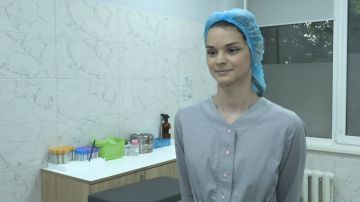 На фото — Светлана Чернат, процедурная медсестра отделения профилактики Бендерского центра амбулаторно-поликлинической помощи