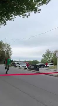 Армейцы победили в эстафете ко Дню Победы