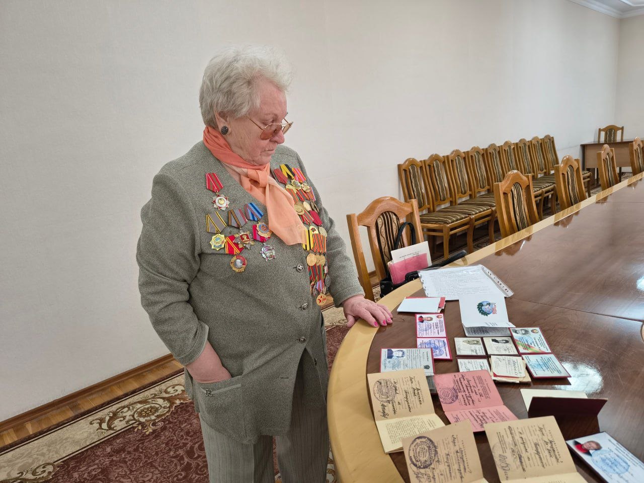 В Бендерах Лоре Лапухиной вручили орден «За заслуги» I степени — за многолетнюю общественную деятельность и вклад в развитие города и республики В Бендерах Лоре Лапухиной вручили орден «За заслуги» I степени — за многолетнюю общественную деятельность и вклад в развитие города и республики
