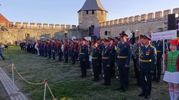 В Бендерской крепости проходит открытый фестиваль духовых оркестров «Марш времени», посвящённый 81-й годовщине Победы советского народа в Великой Отечественной войне