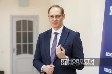 «Очень долгожданное решение, его трудно переоценить, оно воодушевило людей» – министр иностранных дел ПМР Виталий Игнатьев об указе Владимира Путина, который радикально упрощает получение гражданства для приднестровцев