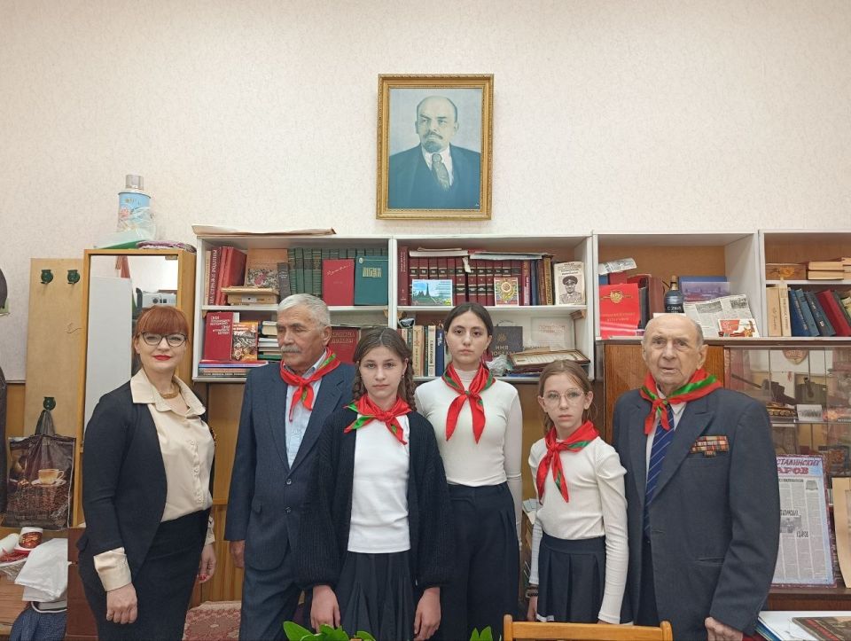 В День пионерии в Бендерах состоялась встреча разных поколений В День пионерии в Бендерах состоялась встреча разных поколений