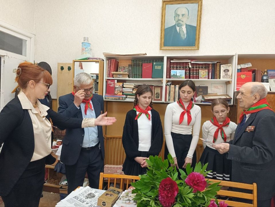 В День пионерии в Бендерах состоялась встреча разных поколений В День пионерии в Бендерах состоялась встреча разных поколений