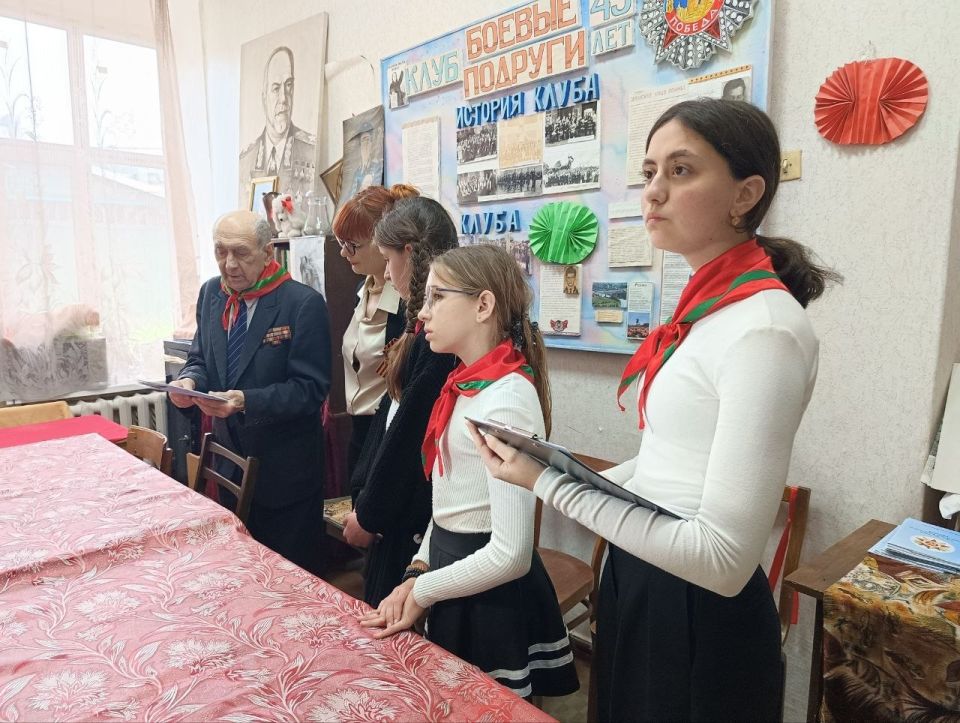 В День пионерии в Бендерах состоялась встреча разных поколений В День пионерии в Бендерах состоялась встреча разных поколений