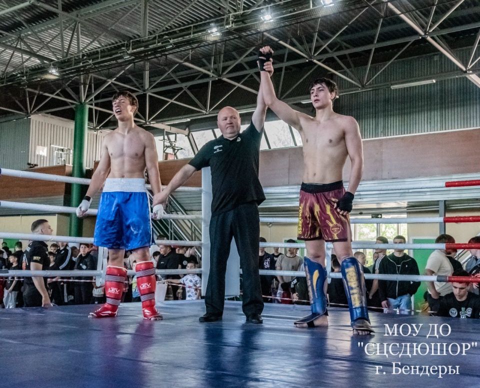 Около 250 спортсменов собрались в физкультурно-оздоровительном комплексе «Северный» МОУ ДО «СЦСДЮШОР» г. Бендеры для участия в Международном турнире по кикбоксингу, посвящённом Международному дню защиты детей Около 250 спортсменов собрались в физкультурно-оздоровительном комплексе «Северный» МОУ ДО «СЦСДЮШОР» г. Бендеры для участия в Международном турнире по кикбоксингу, посвящённом Международному дню защиты детей