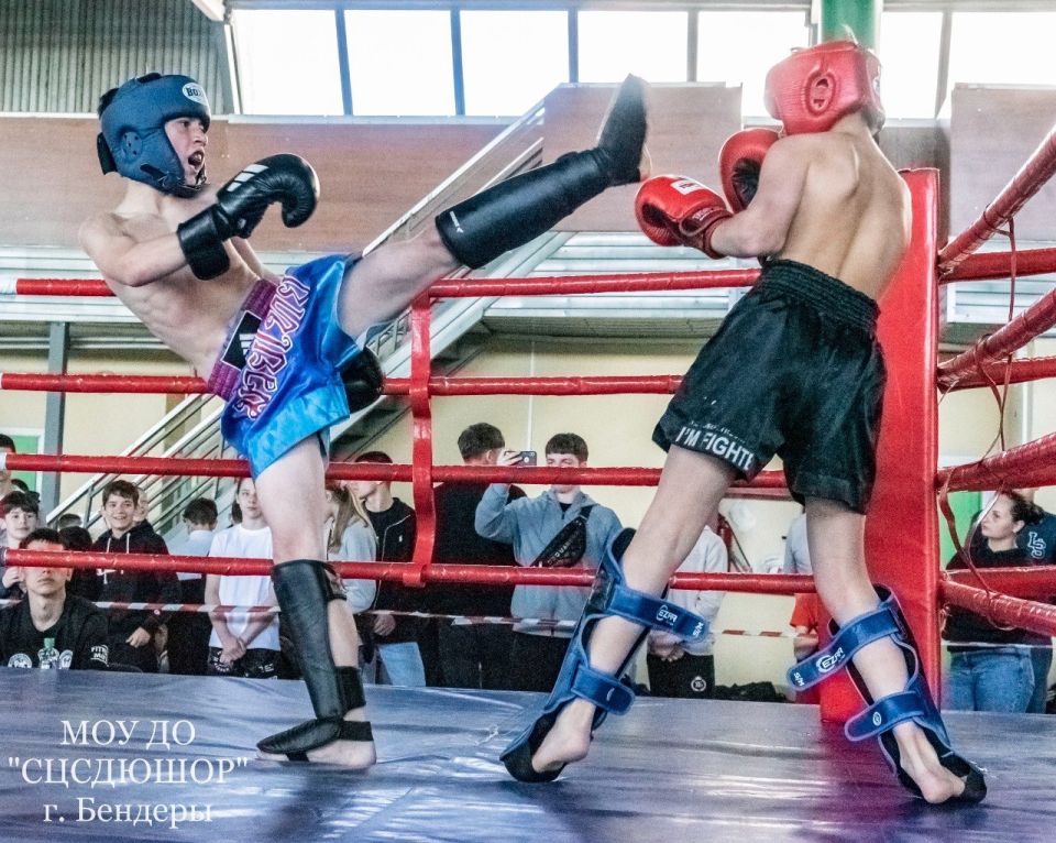 Около 250 спортсменов собрались в физкультурно-оздоровительном комплексе «Северный» МОУ ДО «СЦСДЮШОР» г. Бендеры для участия в Международном турнире по кикбоксингу, посвящённом Международному дню защиты детей Около 250 спортсменов собрались в физкультурно-оздоровительном комплексе «Северный» МОУ ДО «СЦСДЮШОР» г. Бендеры для участия в Международном турнире по кикбоксингу, посвящённом Международному дню защиты детей