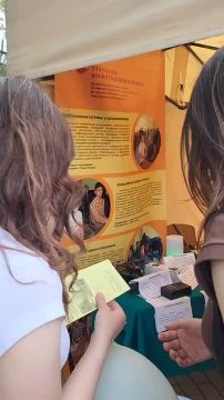 Прямо сейчас в Екатерининском парке проходит «Ярмарка профессий» для девятиклассников