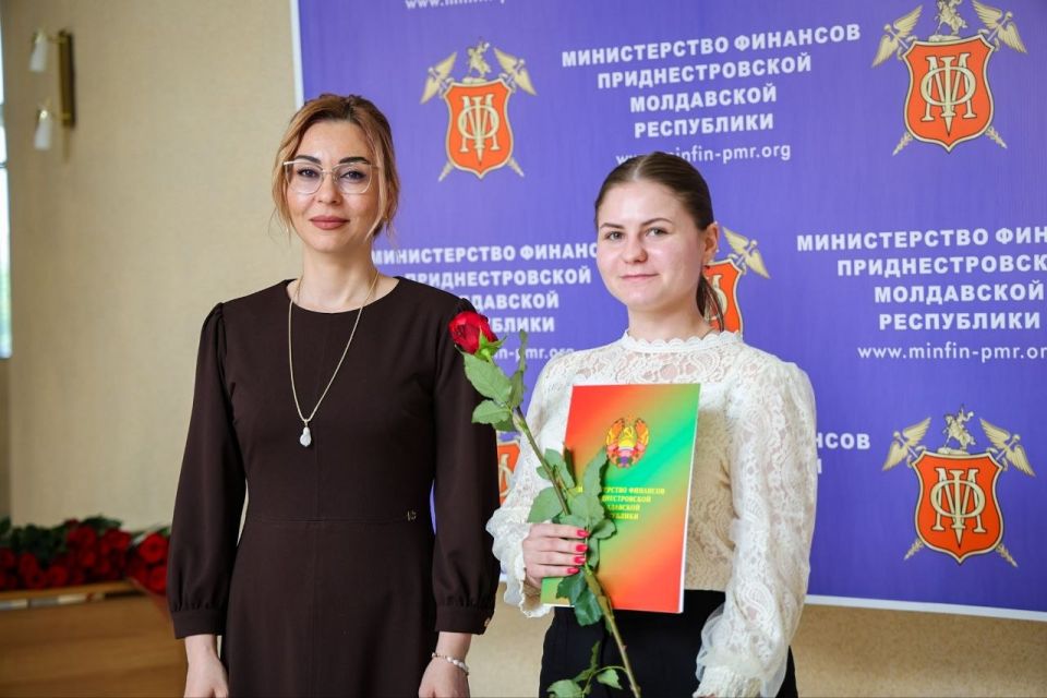 В Министерстве финансов ПМР прошло торжественное собрание ко Дню работников финансовой системы и 35-летию финансовой системы республики
