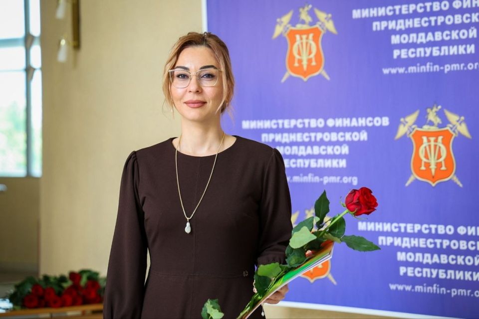 В Министерстве финансов ПМР прошло торжественное собрание ко Дню работников финансовой системы и 35-летию финансовой системы республики В Министерстве финансов ПМР прошло торжественное собрание ко Дню работников финансовой системы и 35-летию финансовой системы республики