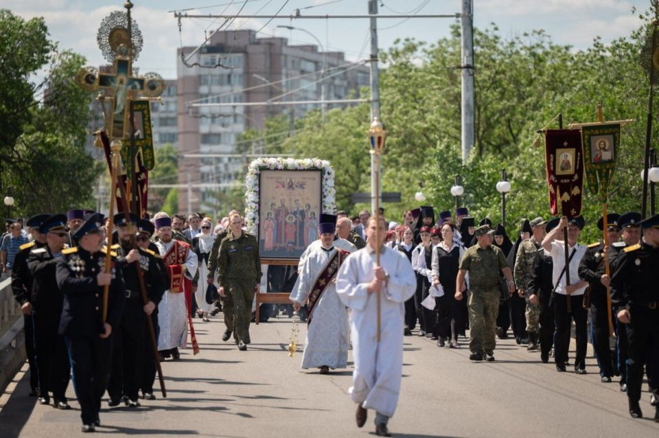 В Бендерах отметили 110-летие визита семьи Николая II. В памятных мероприятиях принял участие Президент ПМР Вадим Красносельский В Бендерах отметили 110-летие визита семьи Николая II. В памятных мероприятиях принял участие Президент ПМР Вадим Красносельский